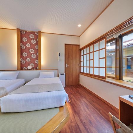 Ichinomatsu Japanese Modern Hotel Такаяма Экстерьер фото
